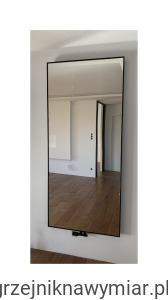Lustro w cienkiej ramie